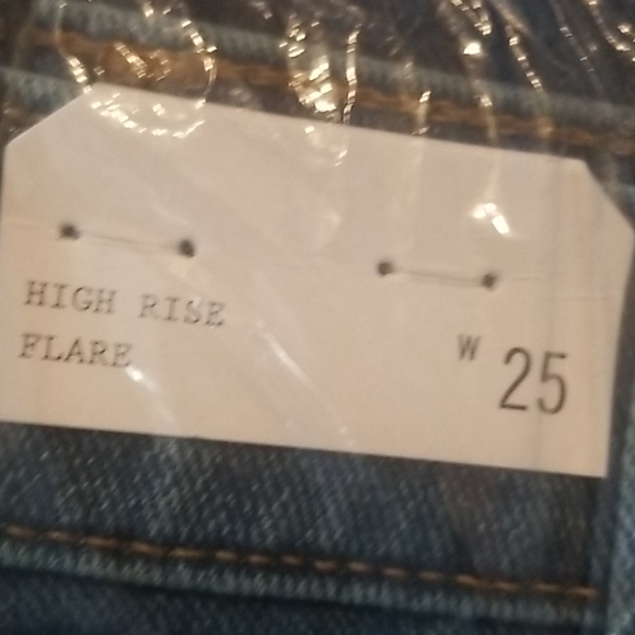 WRANGLER MODERN WOMEN'S HIGH RISE BUTTON FLARE JEA - Picture 12 of 12